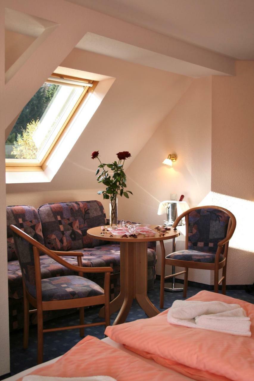 Hotel Vierenstrasse Neudorf  Екстериор снимка