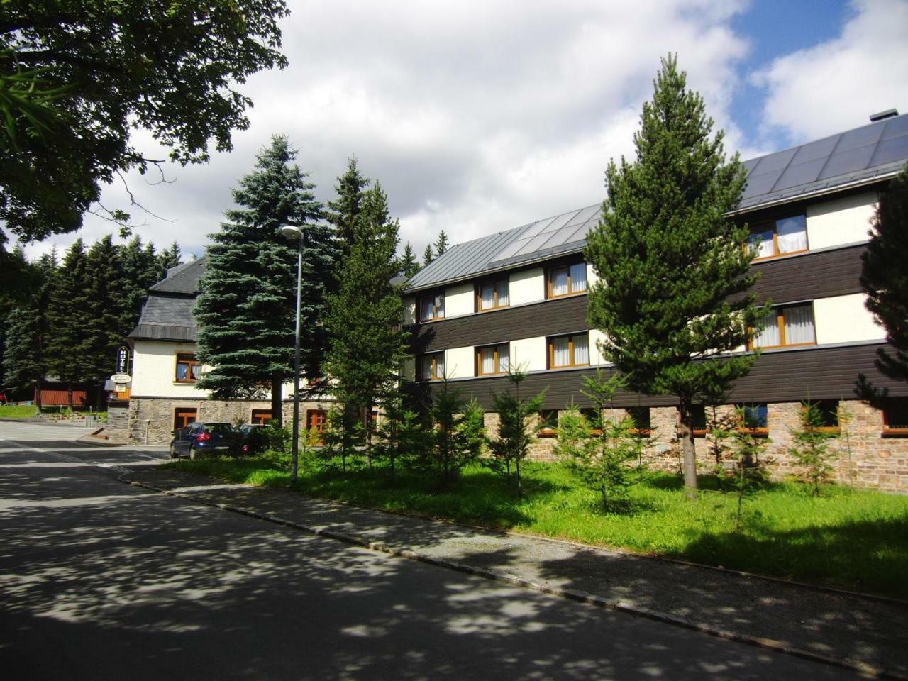 Hotel Vierenstrasse Neudorf  Екстериор снимка