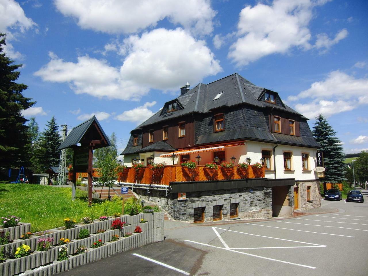 Hotel Vierenstrasse Neudorf  Екстериор снимка